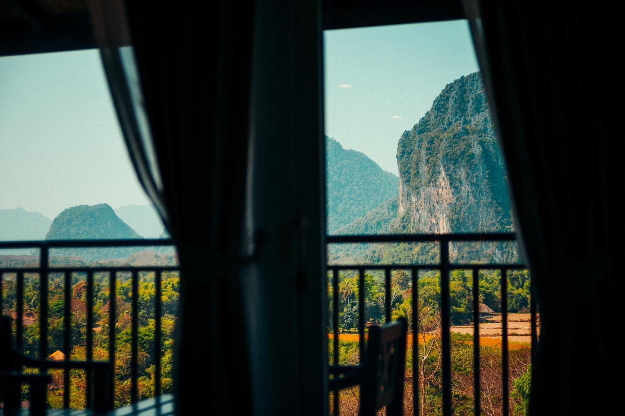 The Elephant Crossing Hotel Vang Vieng Bagian luar foto