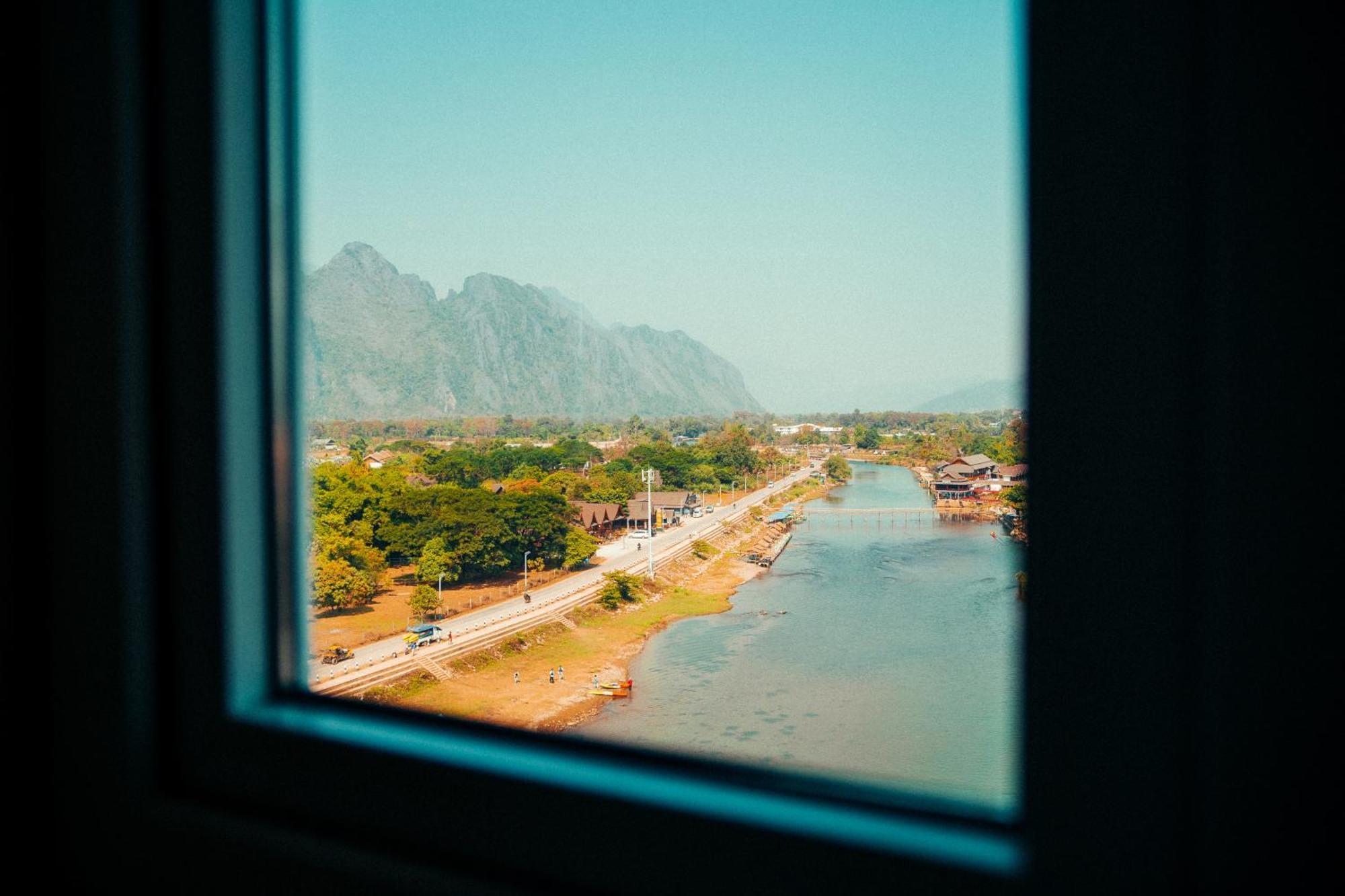The Elephant Crossing Hotel Vang Vieng Bagian luar foto