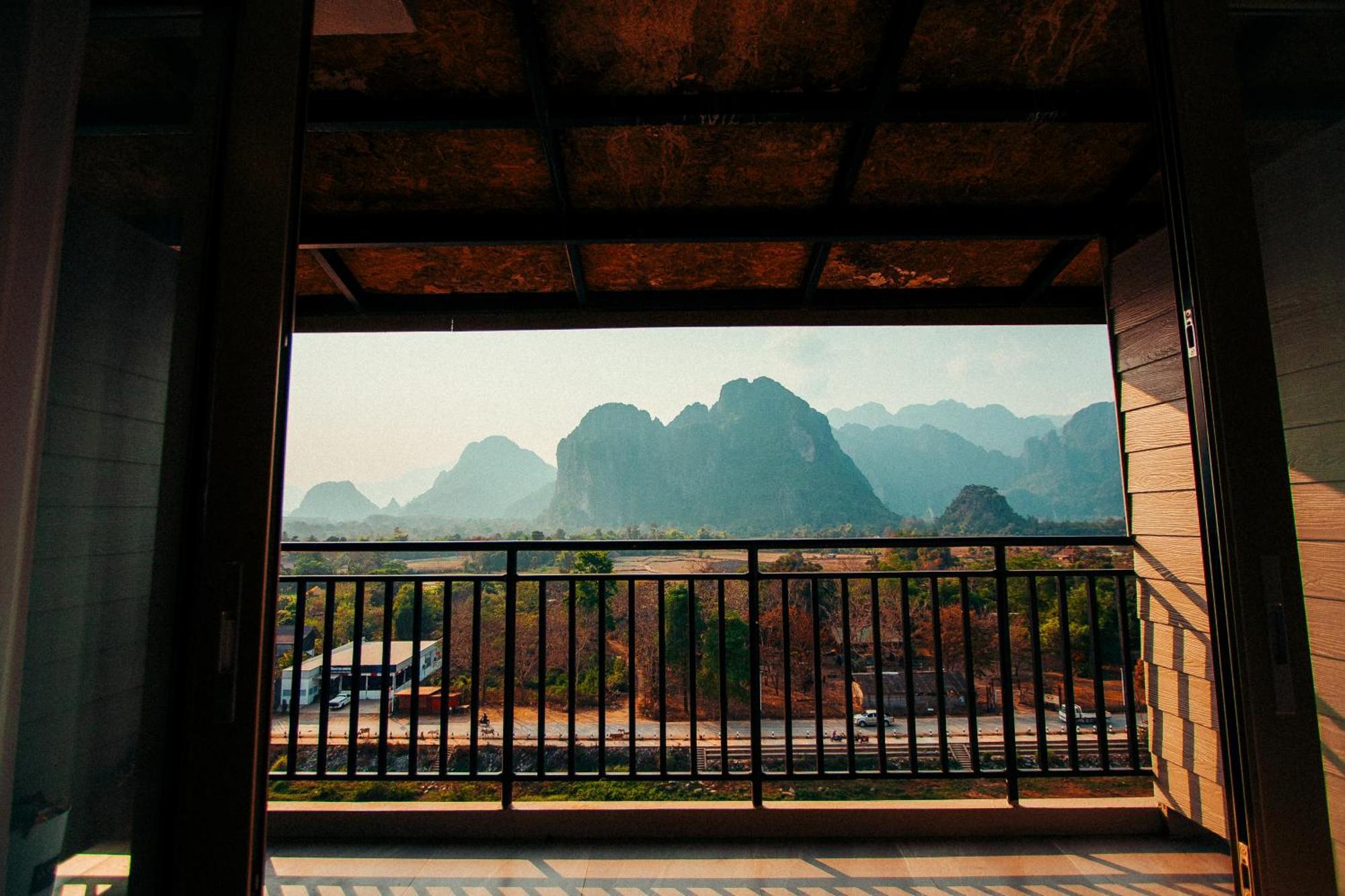 The Elephant Crossing Hotel Vang Vieng Bagian luar foto