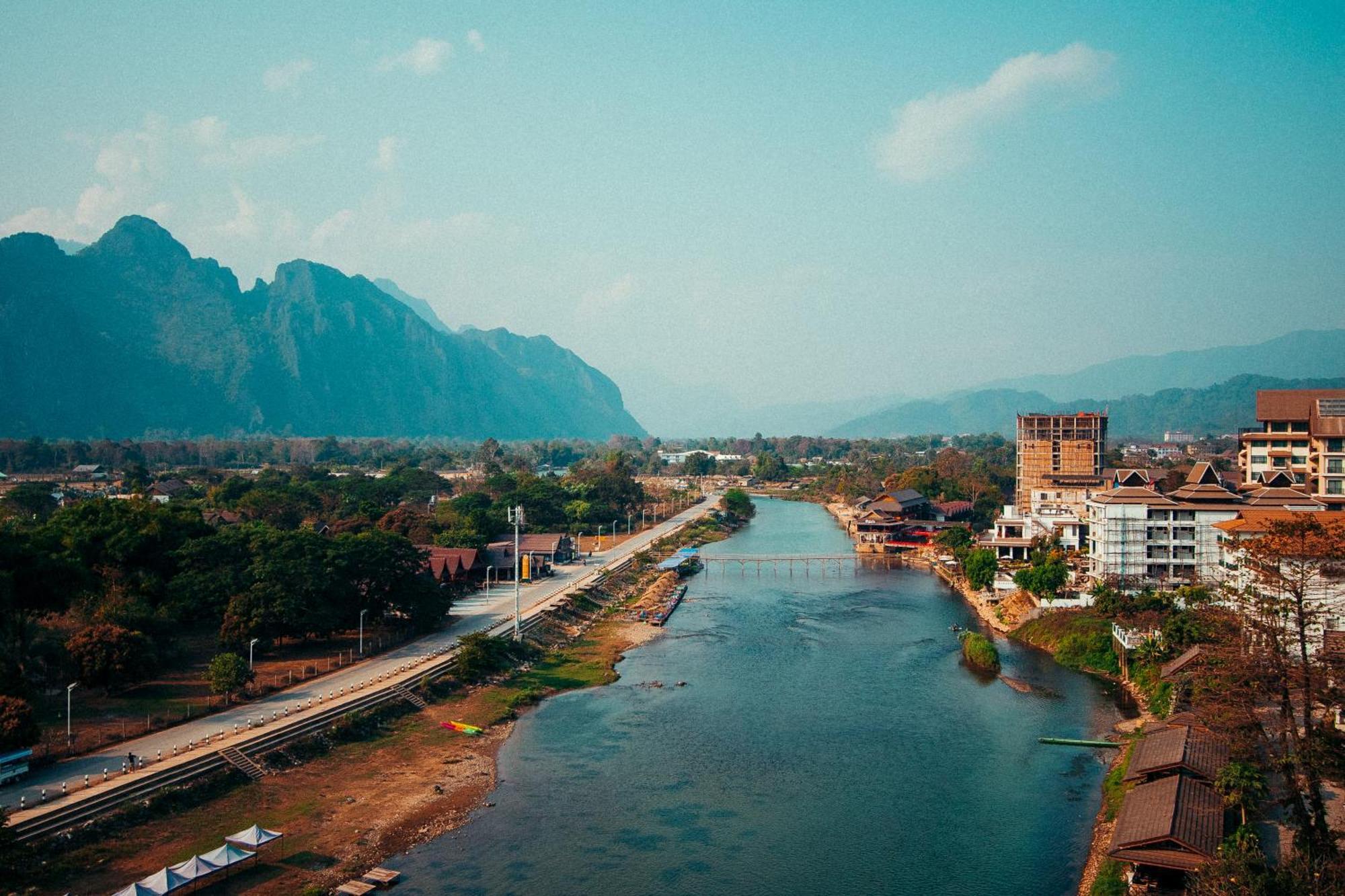 The Elephant Crossing Hotel Vang Vieng Bagian luar foto