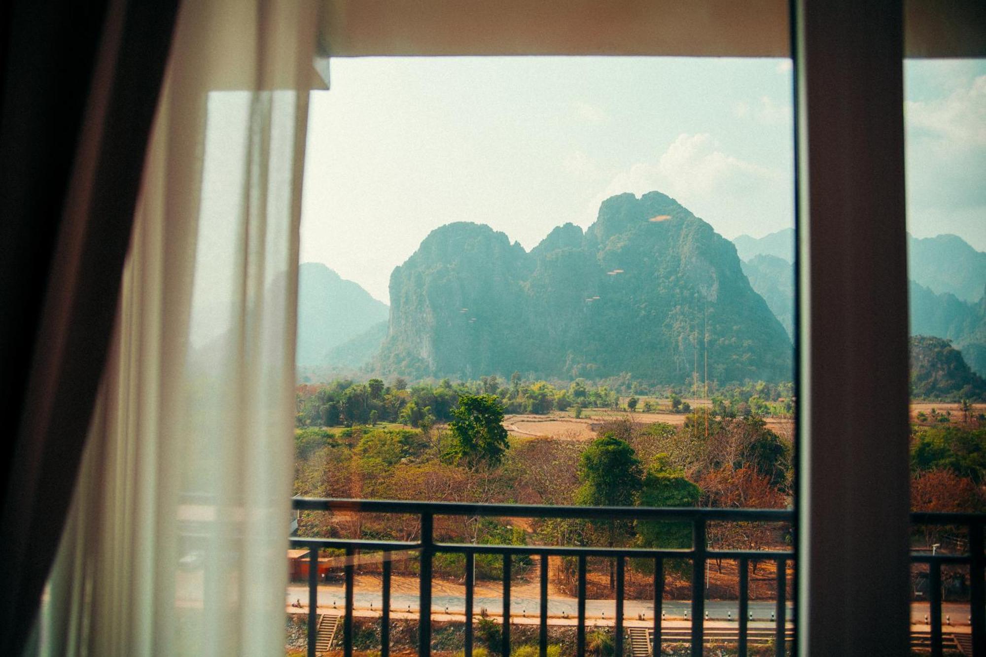 The Elephant Crossing Hotel Vang Vieng Bagian luar foto