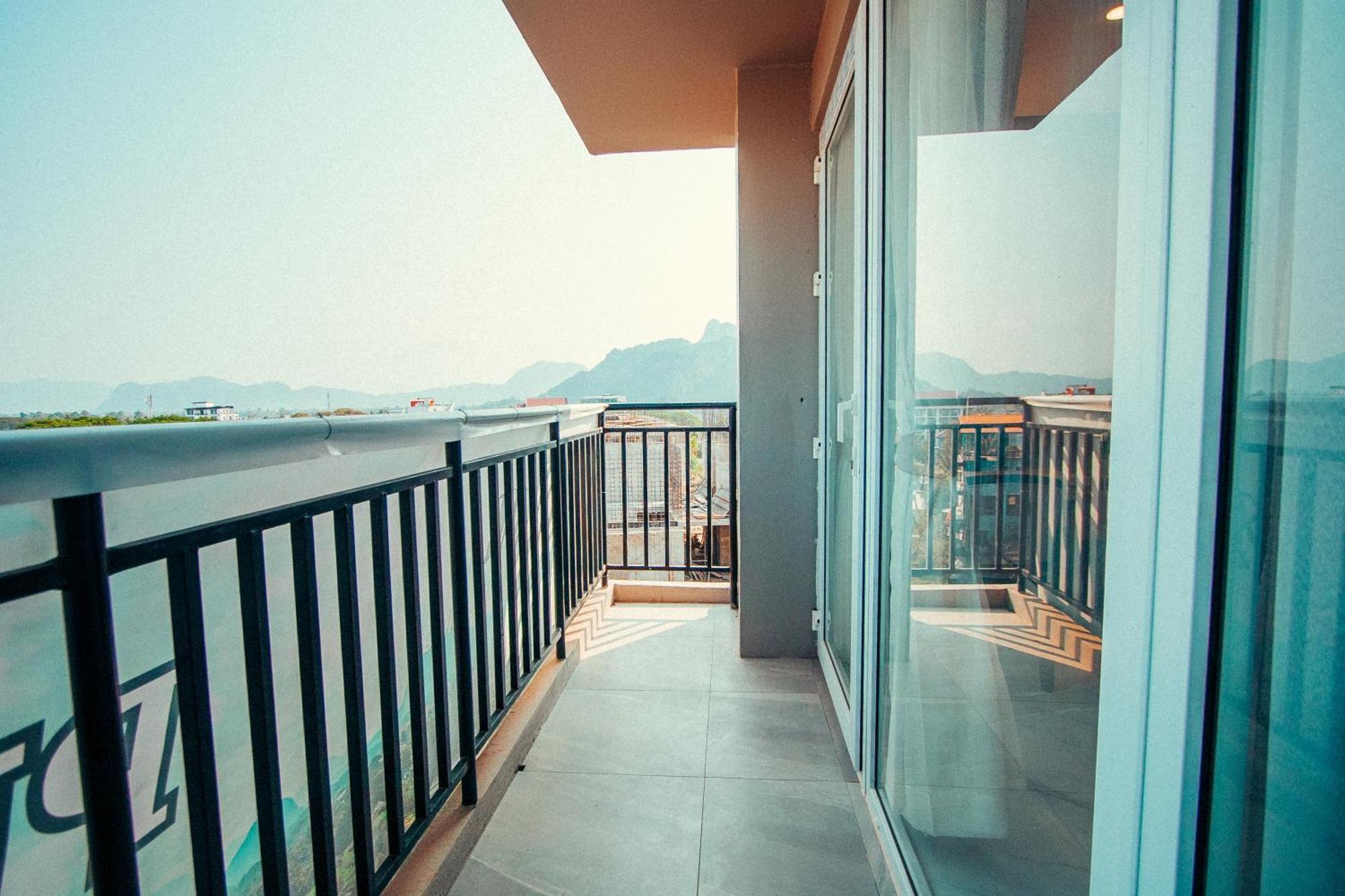 The Elephant Crossing Hotel Vang Vieng Bagian luar foto