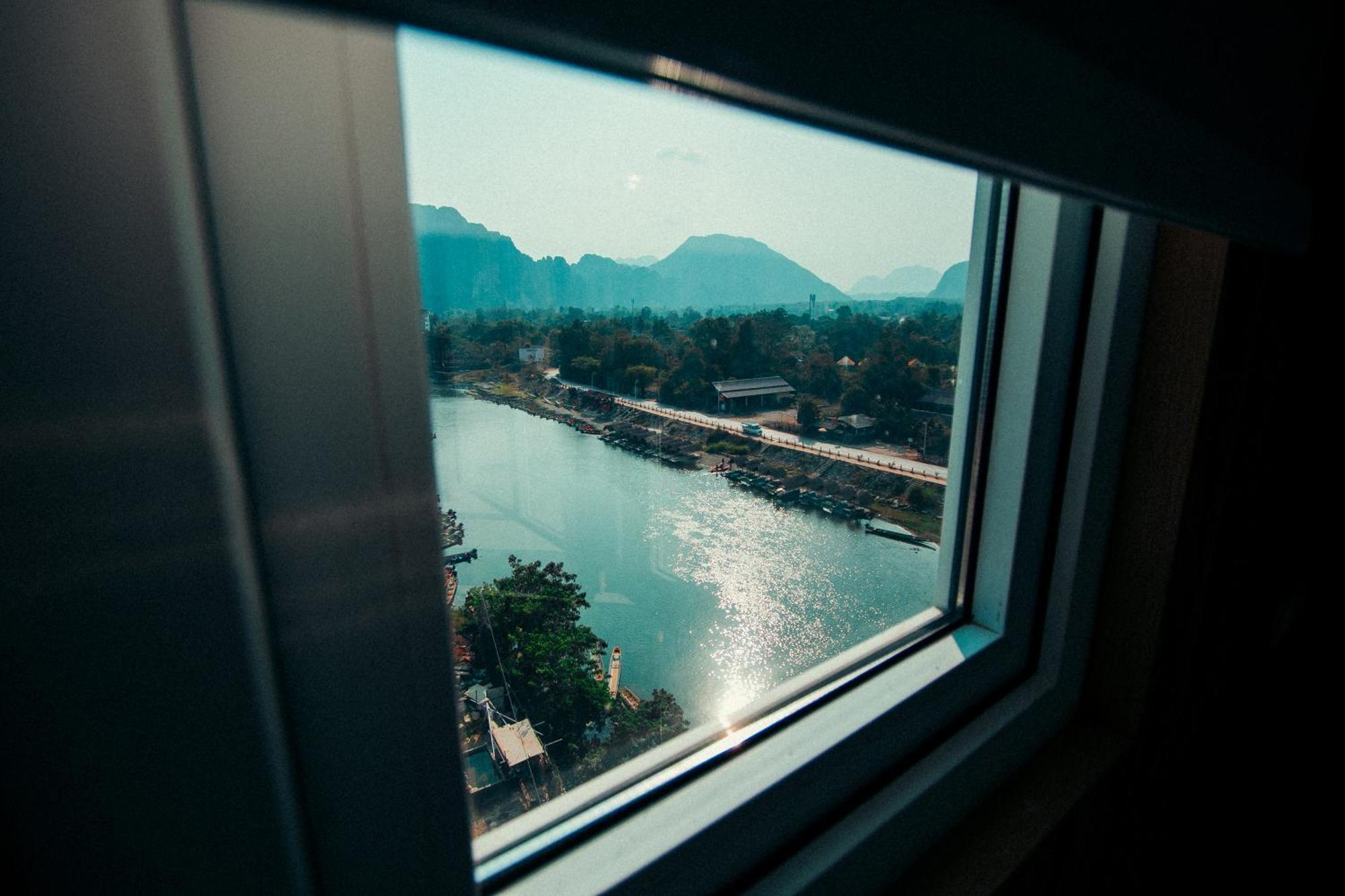 The Elephant Crossing Hotel Vang Vieng Bagian luar foto
