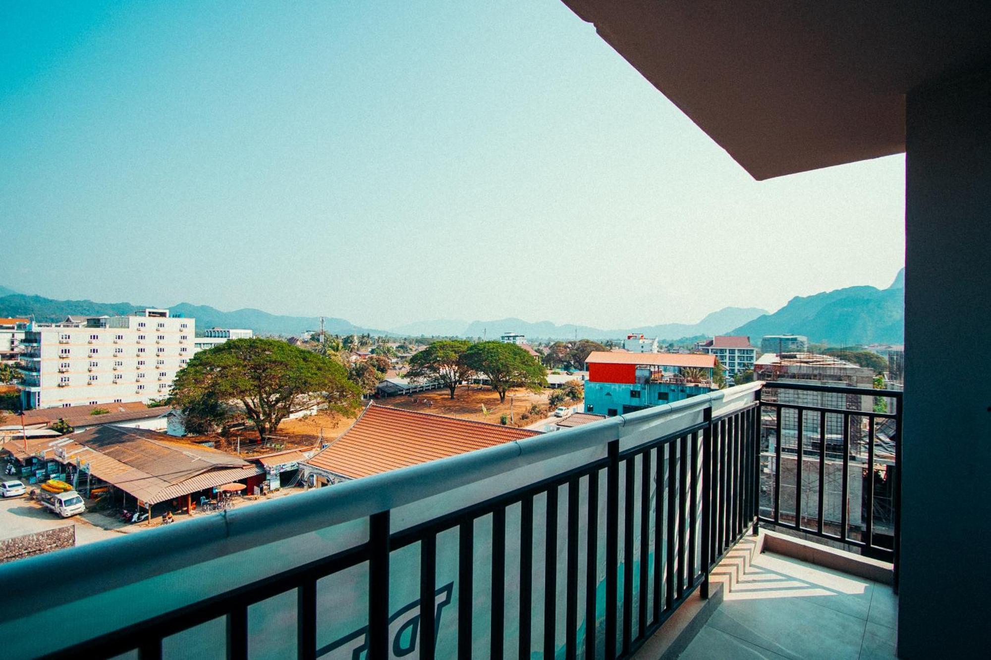 The Elephant Crossing Hotel Vang Vieng Bagian luar foto