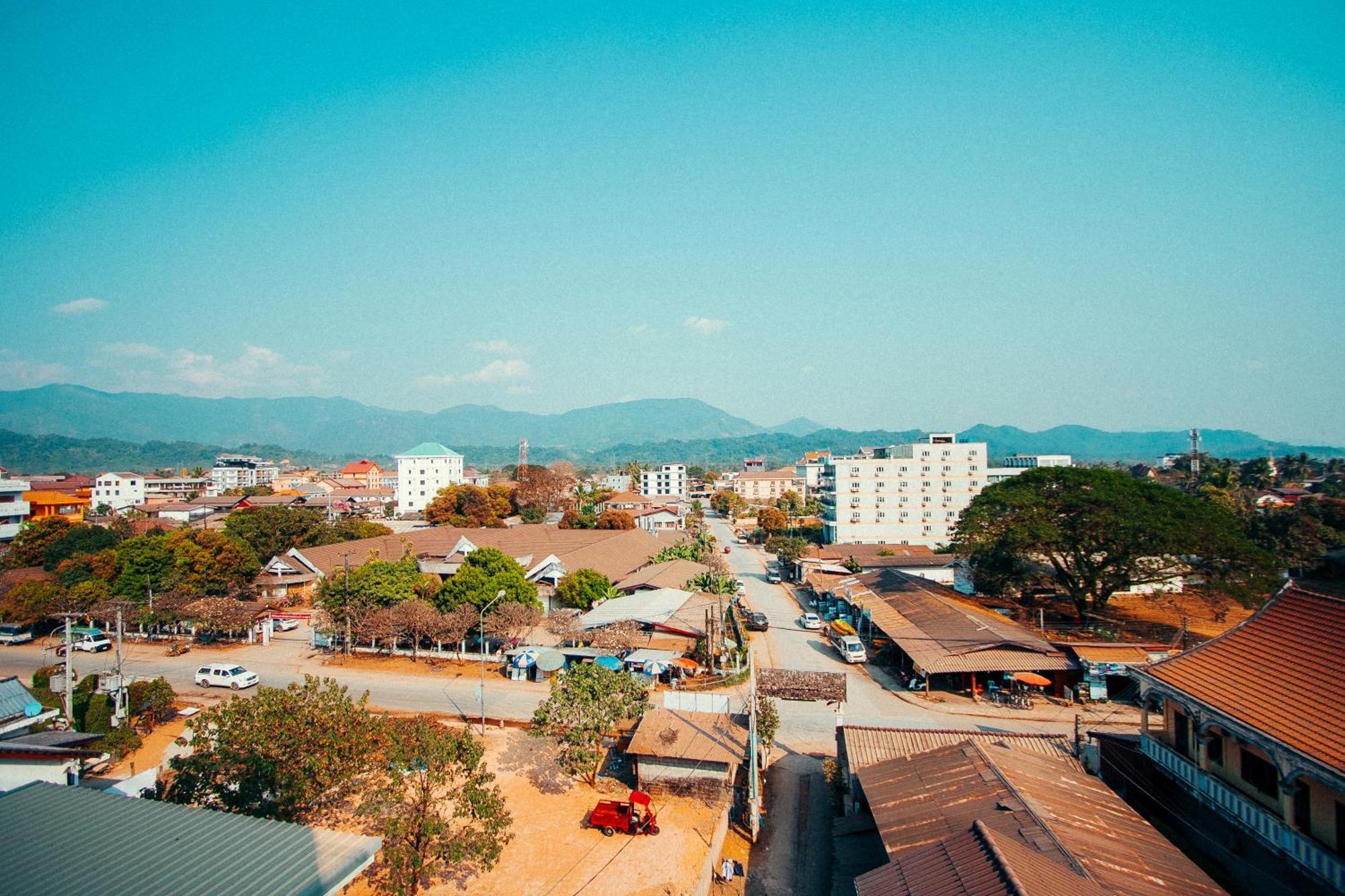 The Elephant Crossing Hotel Vang Vieng Bagian luar foto